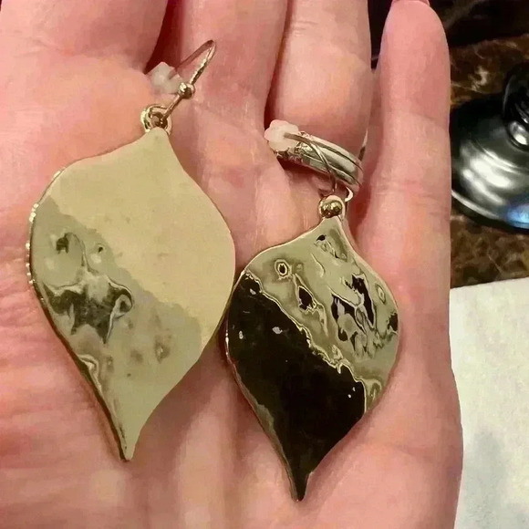 Leaf Shaped GOLD Dangle Earring - Picture 3 of 4